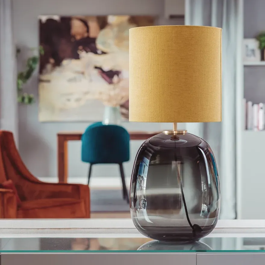 Austra Bordlampe Hvit 35*30 Sort skjerm