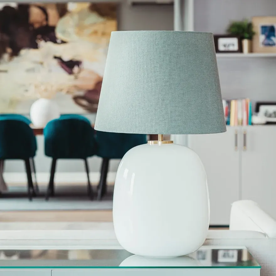 Austra Bordlampe Hvit 35*30 Sort skjerm