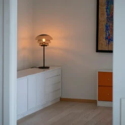 BORDLAMPE 4006 KAKAO MED SORT METALLFOT
