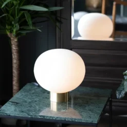 BORDLAMPE 4169 SMALL HVIT MATT M. SORT SOKKEL