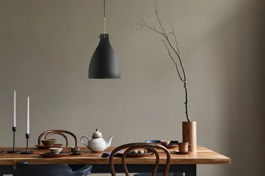 FORMA TAKLAMPE FRØYA SVART MATT