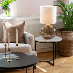 SENJA Bordlampe Hvit 30*30 Hvit skjerm