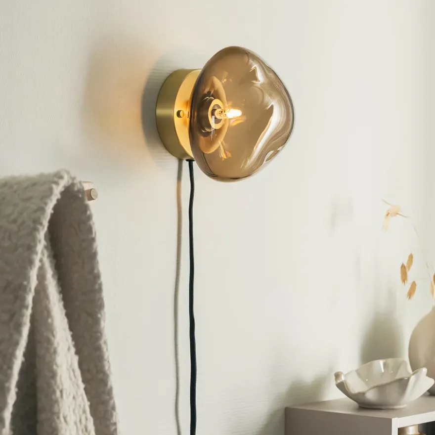 VEGGLAMPE KAKAO MED UTVENDIG MESSING OPPHENG