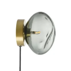 VEGGLAMPE LYS RØKGRÅ MED UTVENDIG MESSING OPPHENG