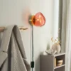VEGGLAMPE MORGENRØD MED UTVENDIG MESSING OPPHENG